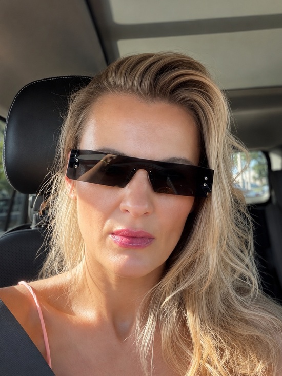 Victoria Beckham Accessories - Victoria Beckham Fashion Show
62mm Rectangular Sunglasses